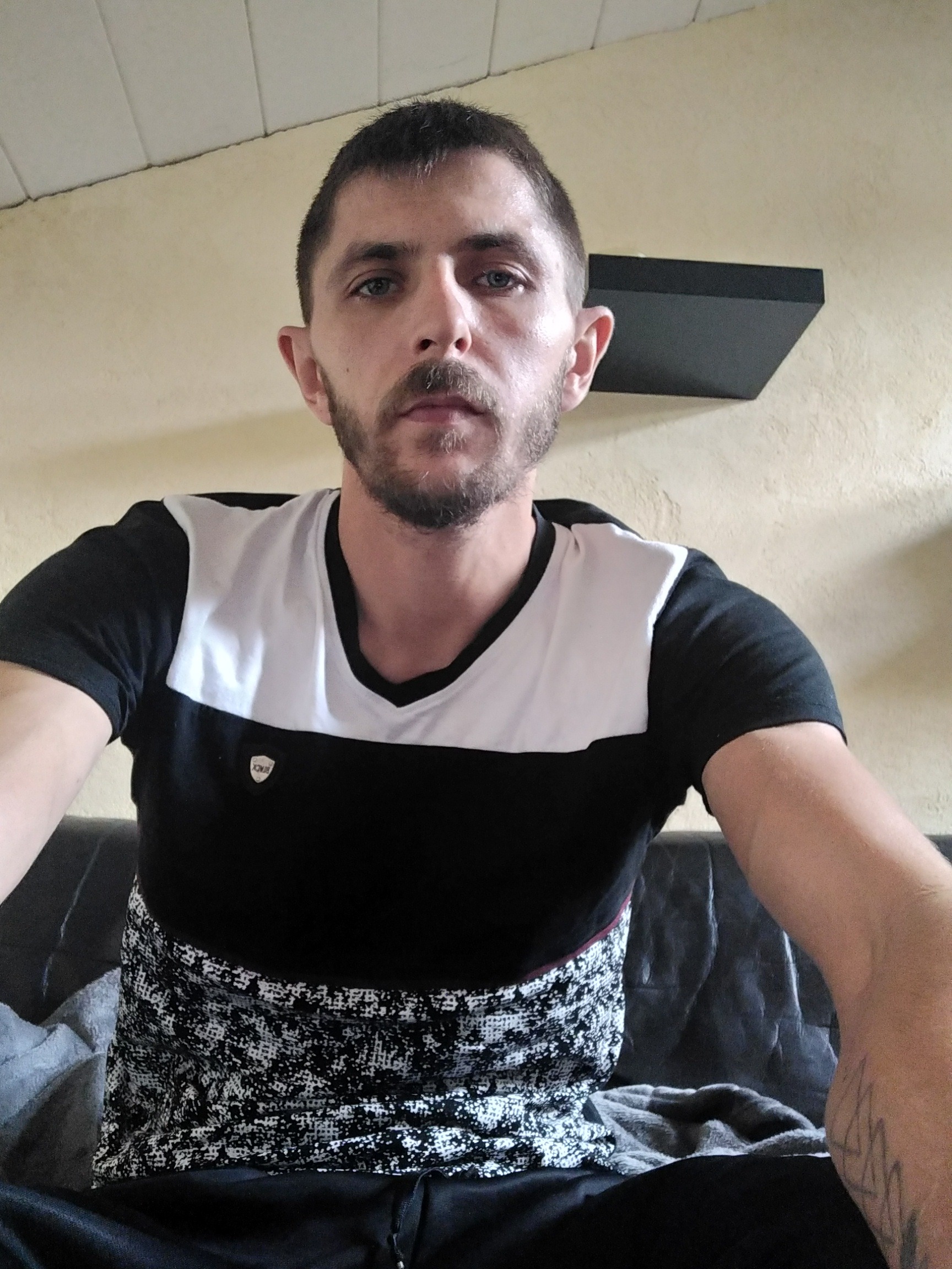Anass - LeGuislain - Manche | Rencontre gay