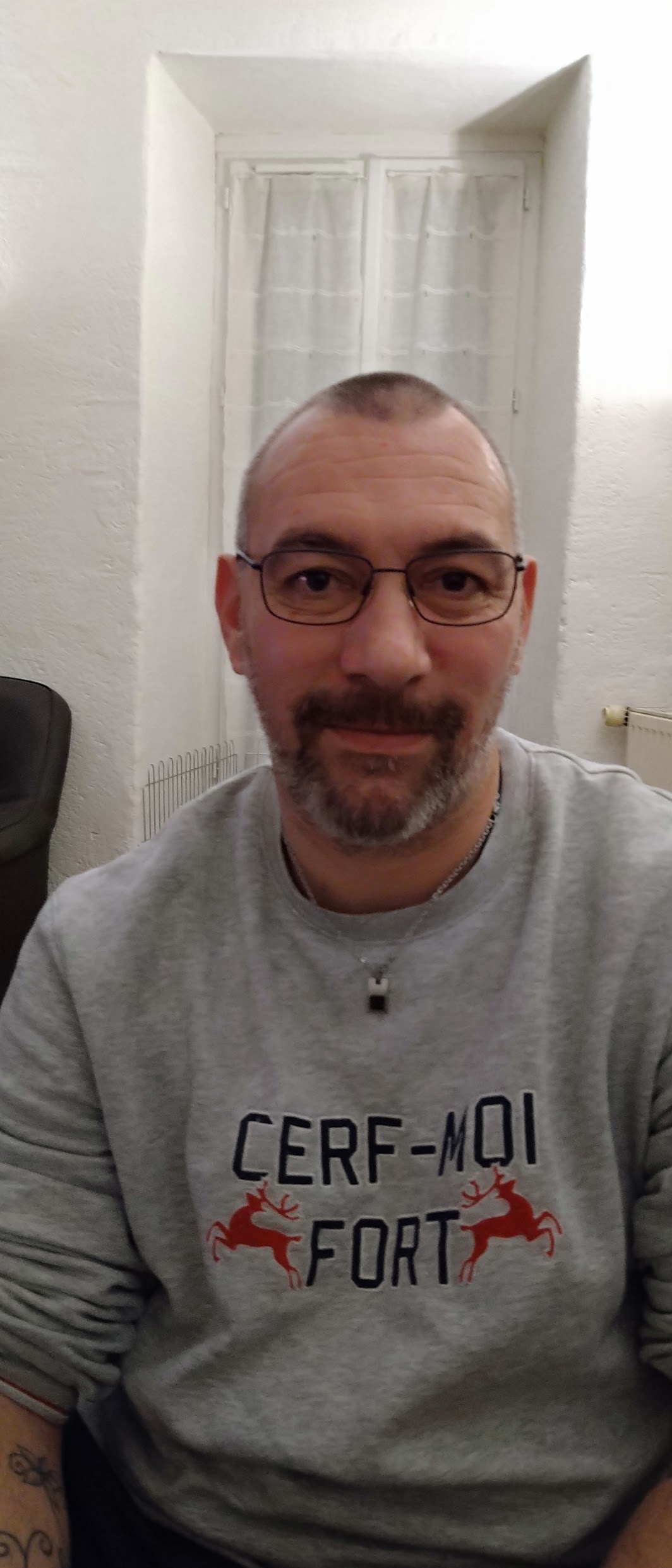 Zino - Touffreville-la-Corbeline - Seine-Maritime | Rencontre gay