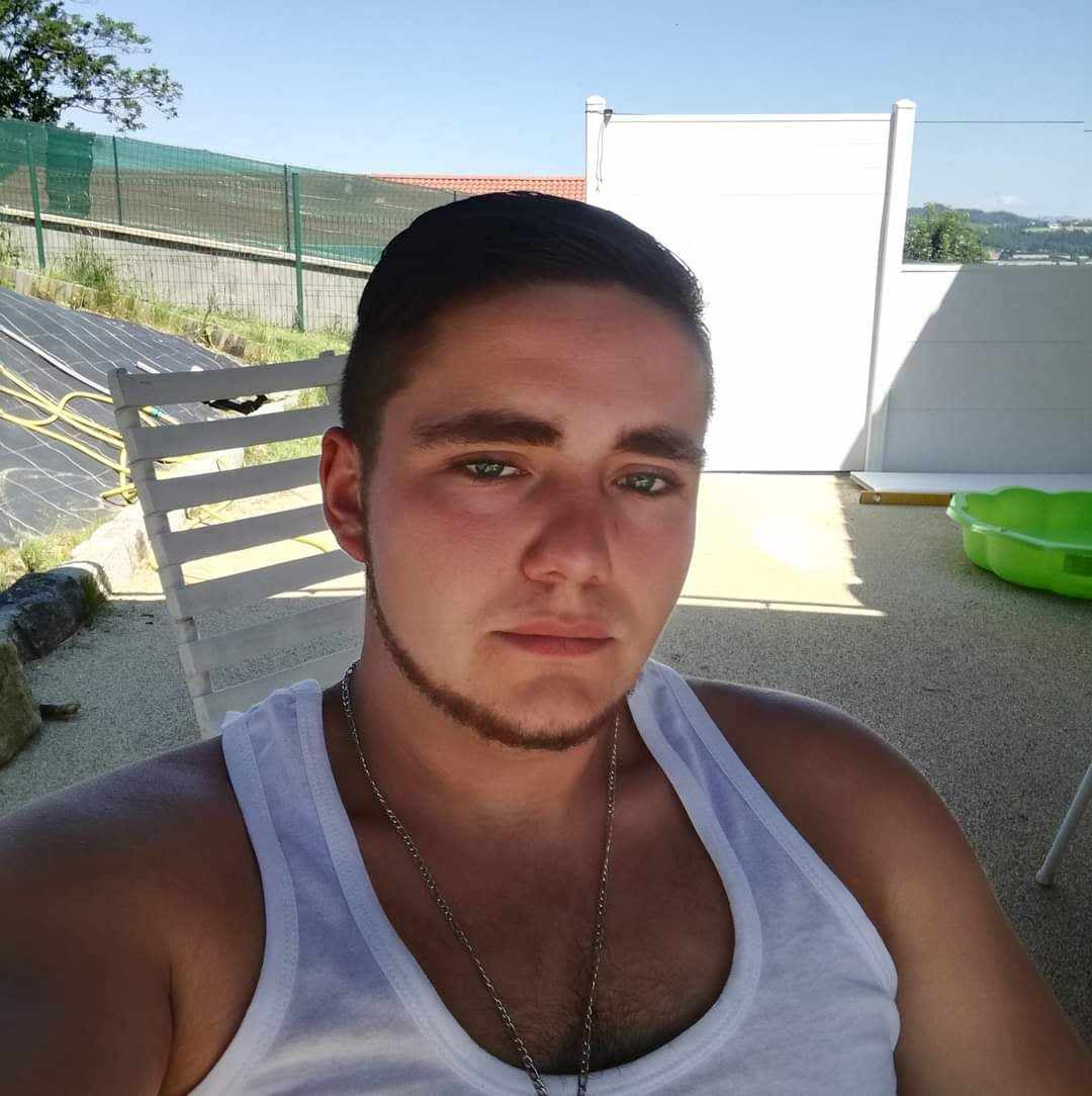 Jullian - Canville-les-Deux-Églises - Seine-Maritime | Rencontre gay
